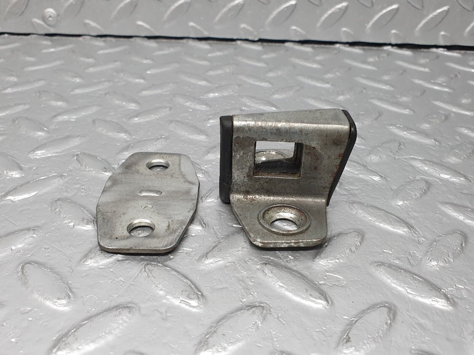 41692 Mercedes-Benz W124 200E Door Lock Latch