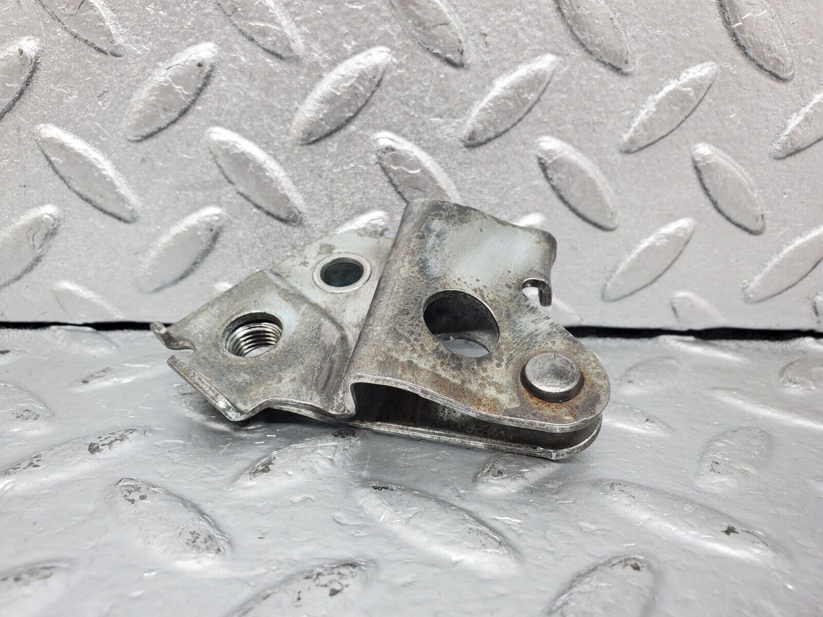 44406 Mercedes-Benz W123 280E Front Left Seat Belt Bracket