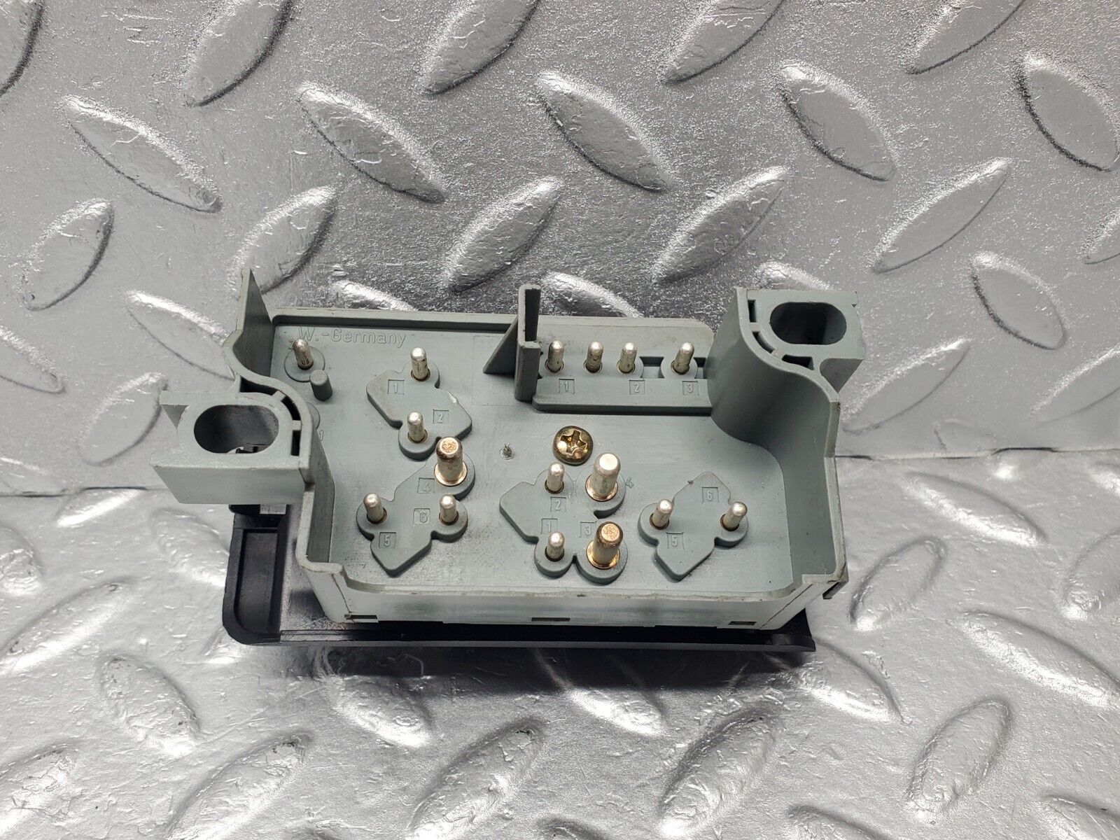 46053 Mercedes-Benz W126 420SE Front Right Seat Adjust Switch 0038202810