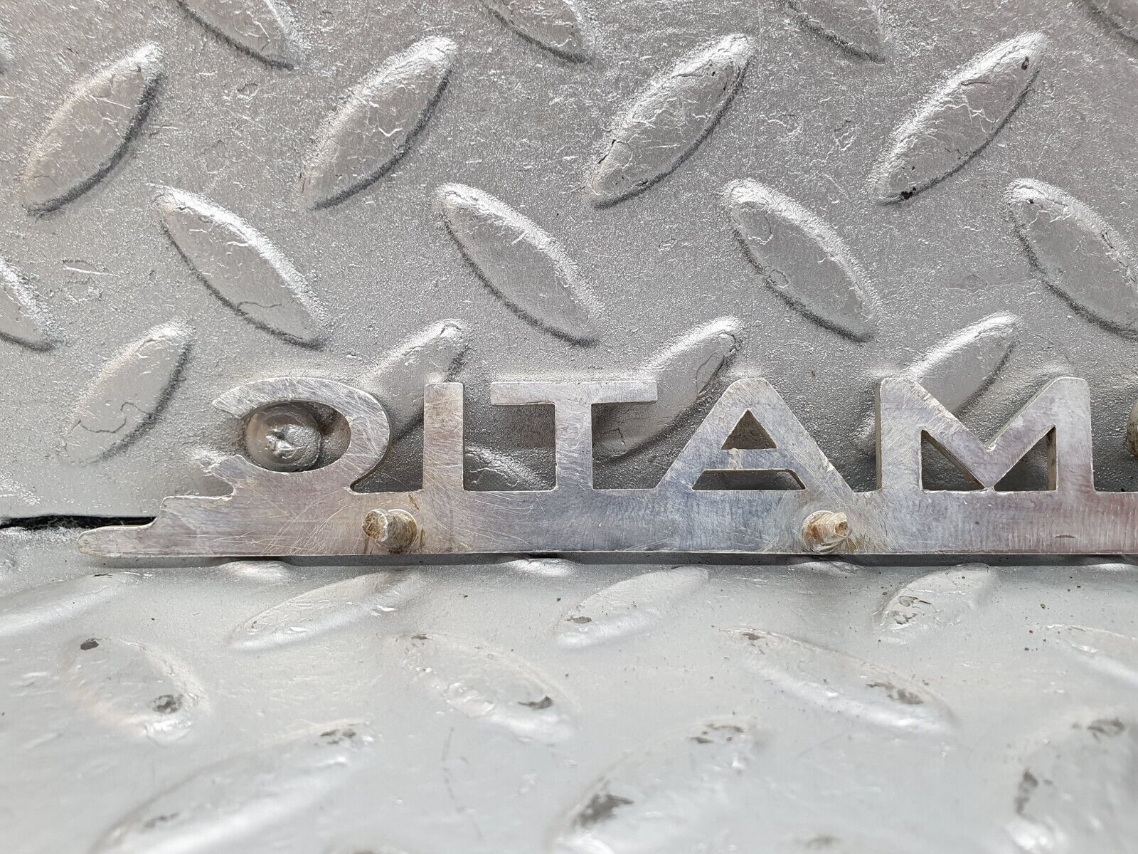 43183 Mercedes-Benz W108 280SE Trunk Badge Emblem Automatic