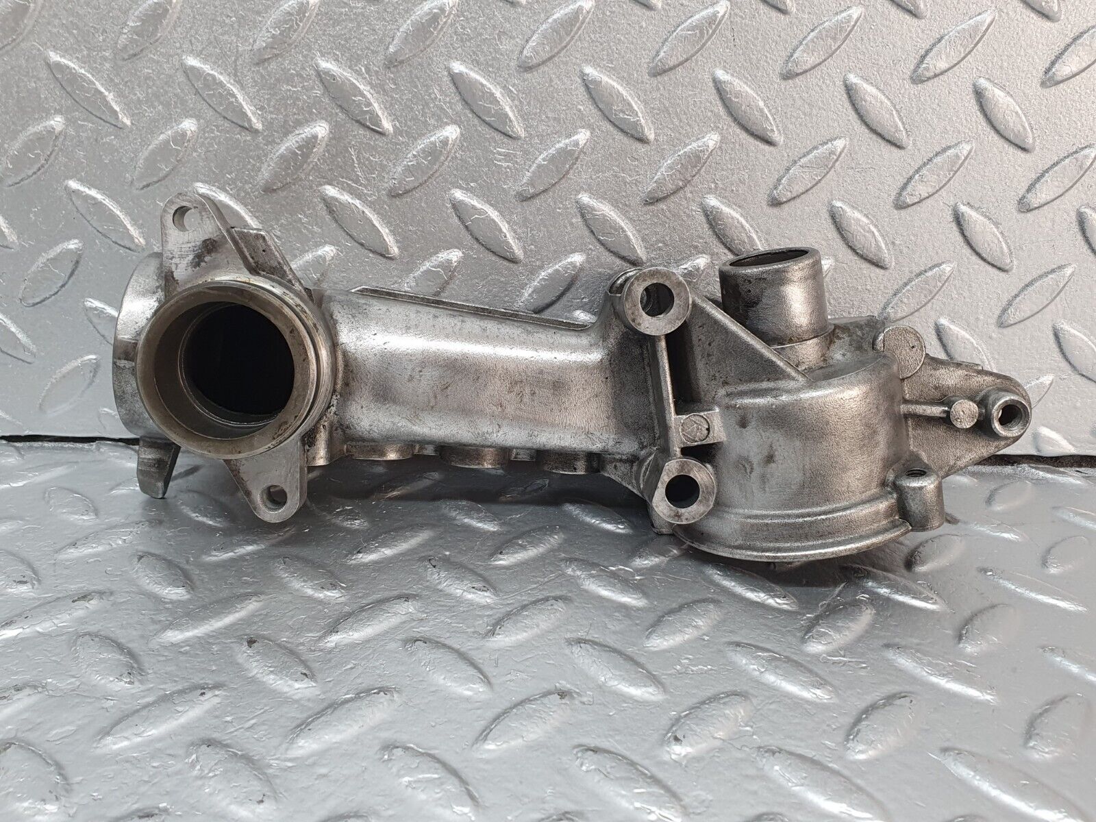 41897 Mercedes-Benz W202 C200 Thermostat Housing 1112030473