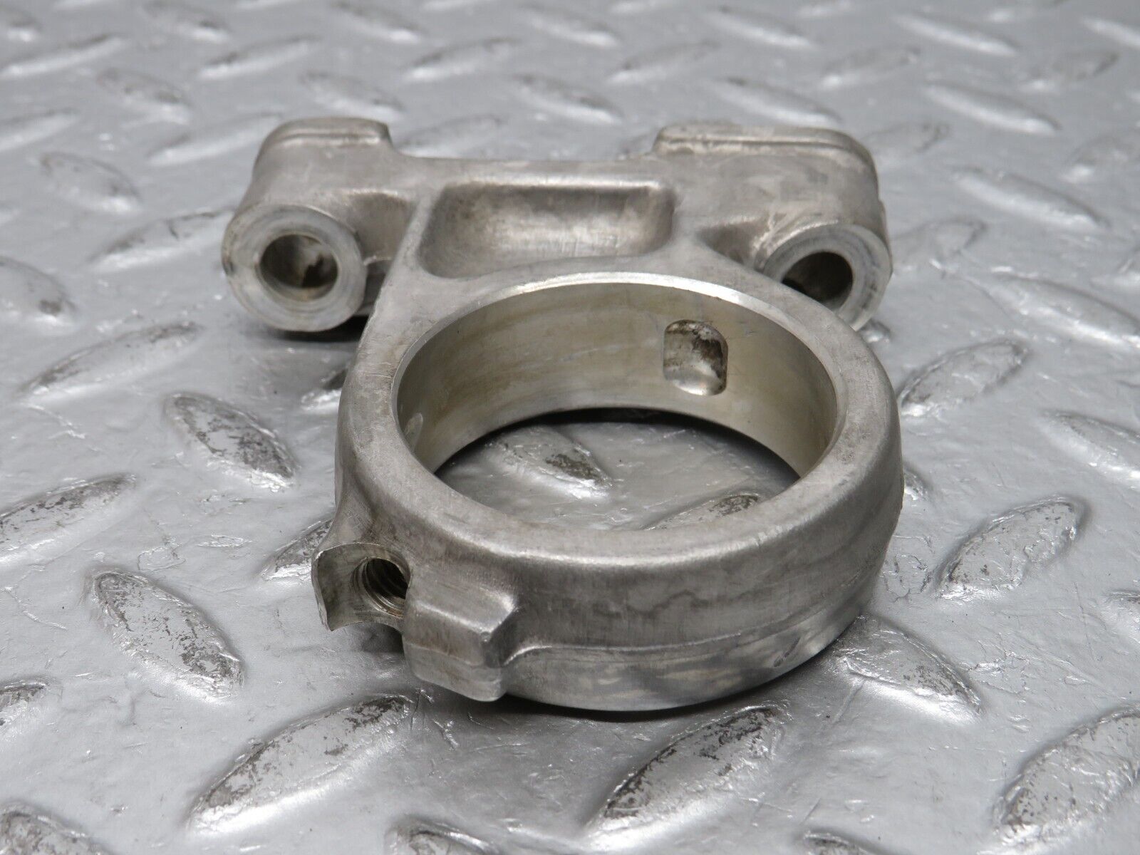 32798 Mercedes-Benz C107 R107 350 V8 Camshaft Tower Bearing 1160512112