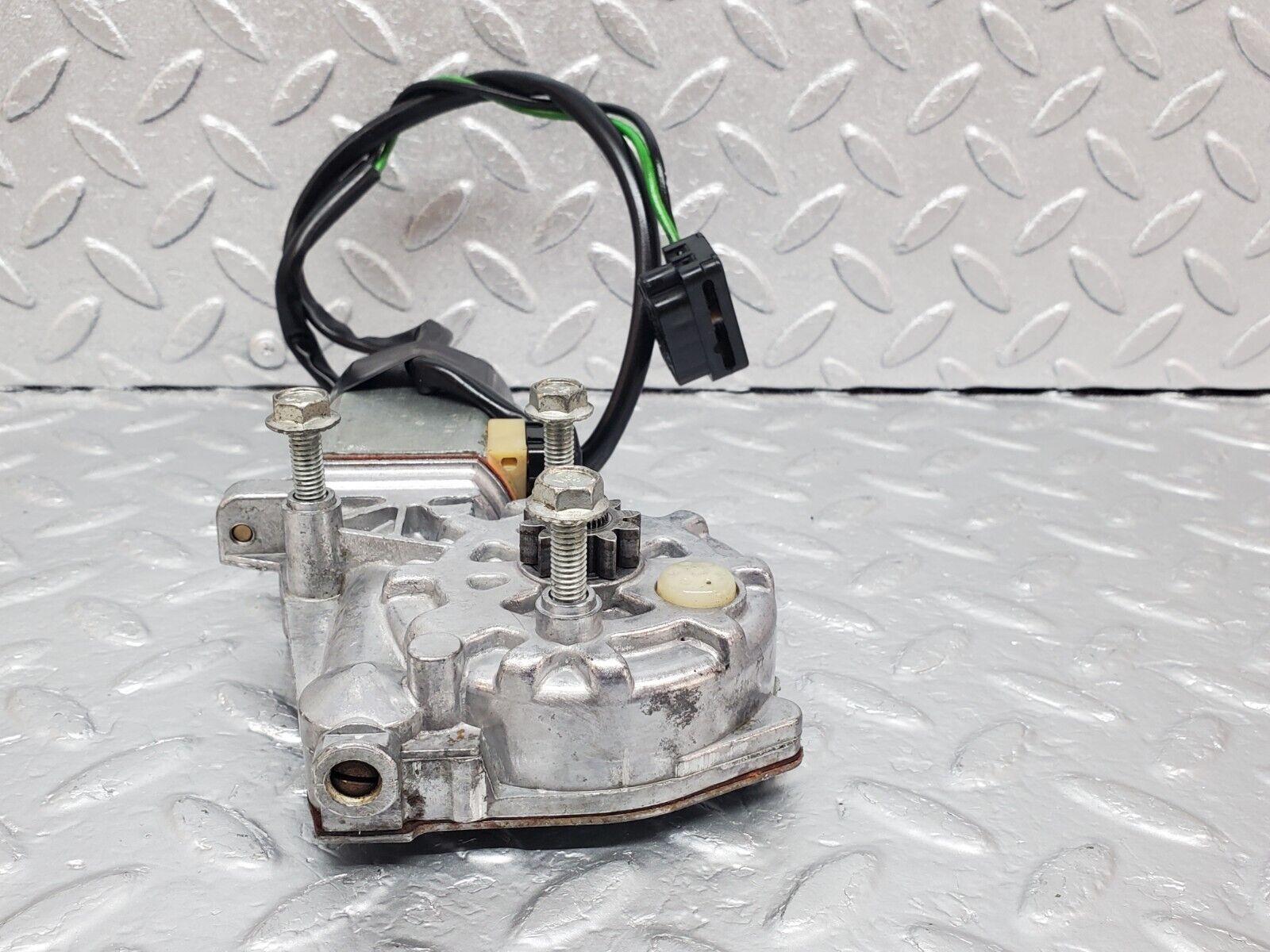 45763 Mercedes-Benz W126 420SE Rear Left Window Regulator Motor 0130821037