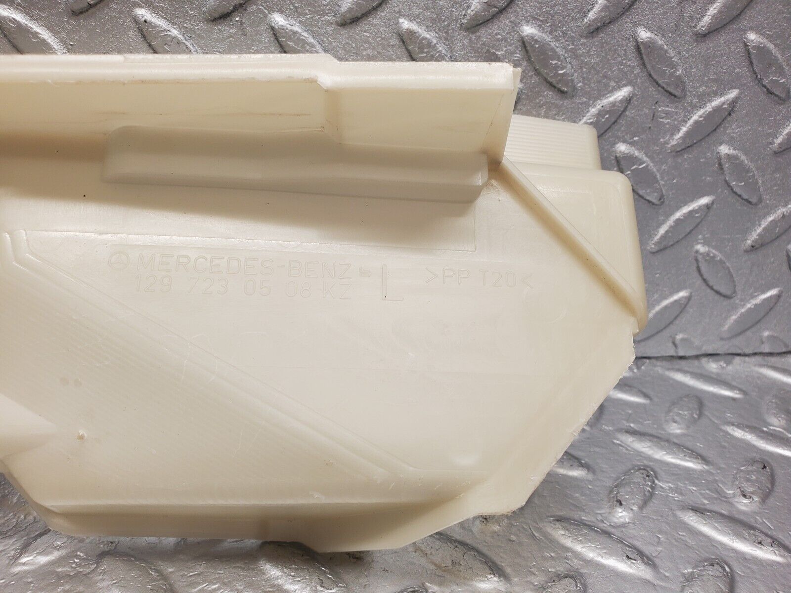 46748 Mercedes-Benz R129 320SL Coupe Door Lock Cover 2x 1297230608 1297230508