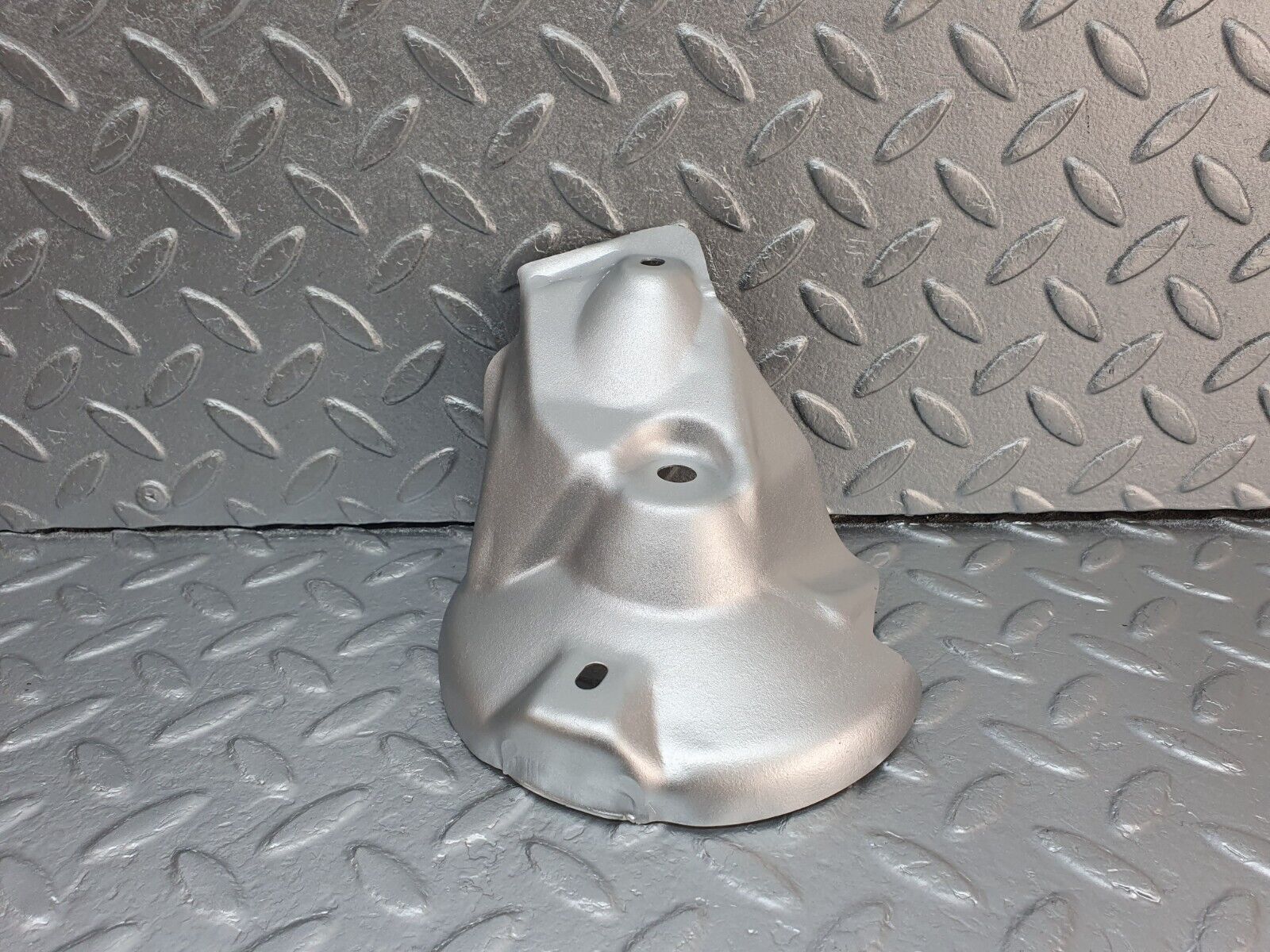 41887 Mercedes-Benz W202 C200 Engine Mount Bracket Heat Shield