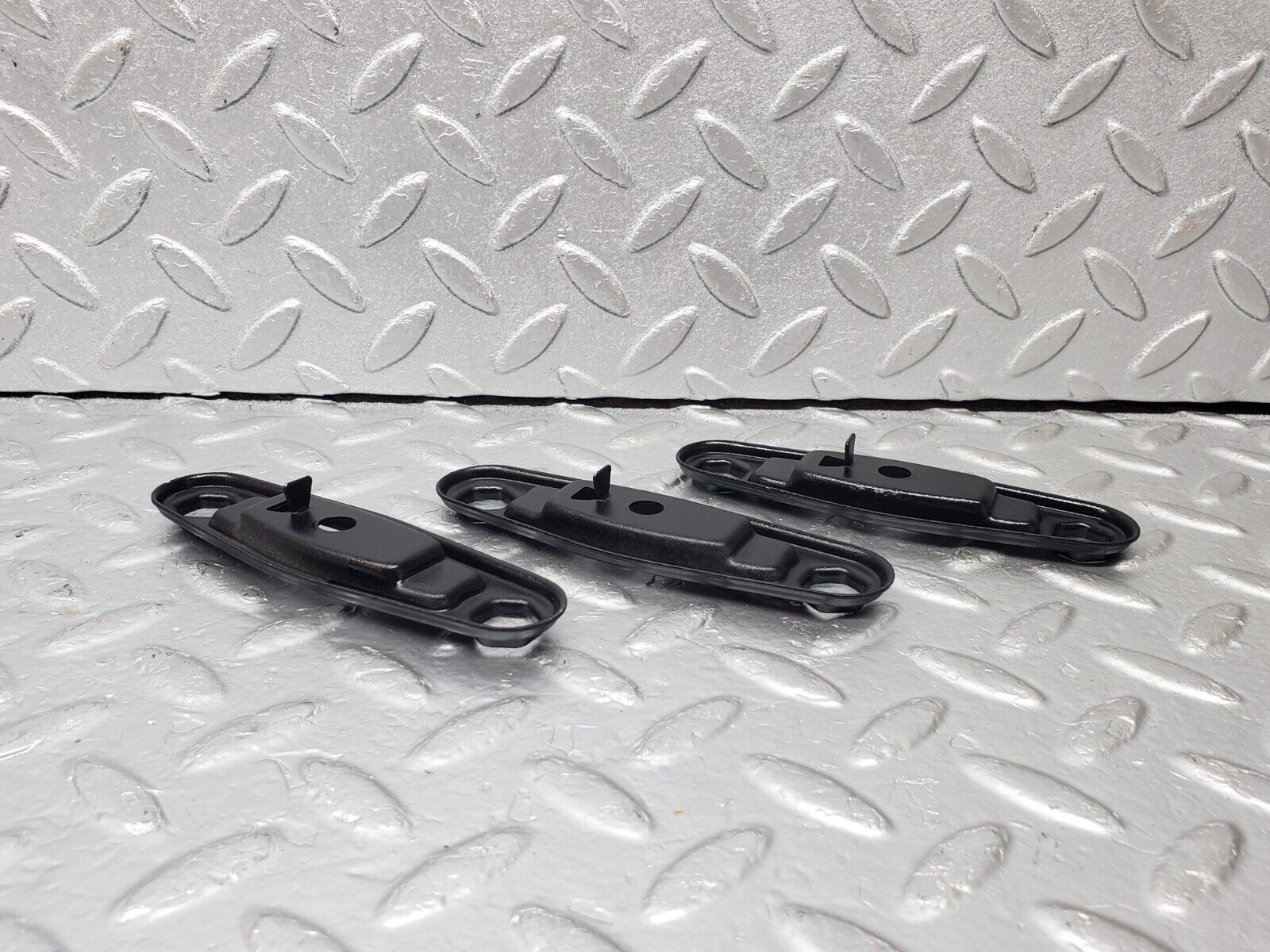 44490 Mercedes-Benz W123 280E Fuel Injector Bracket