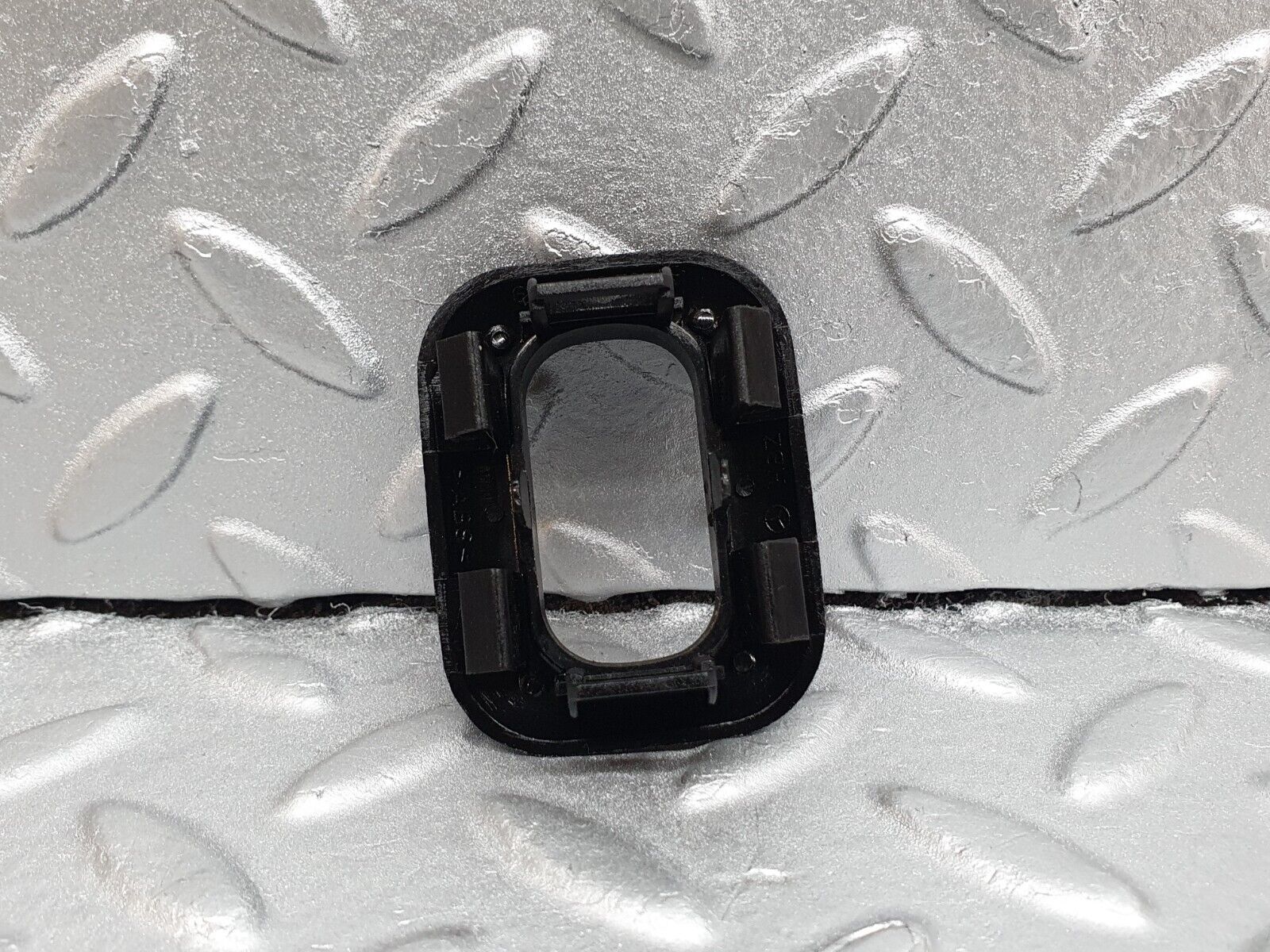 42045 Mercedes-Benz W202 C200 Window Switch Control Button Frame Housing 2028210159