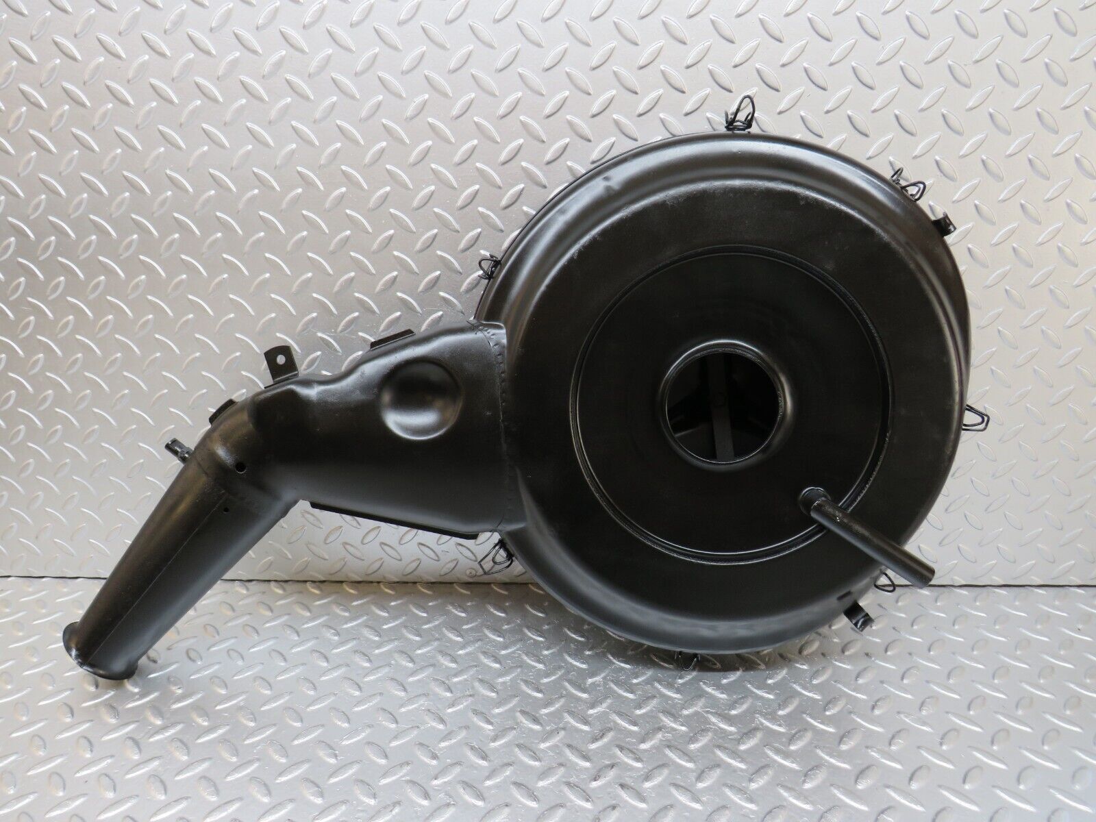 33558 Mercedes-Benz C107 R107 Air Filter Box Housing 0070942702