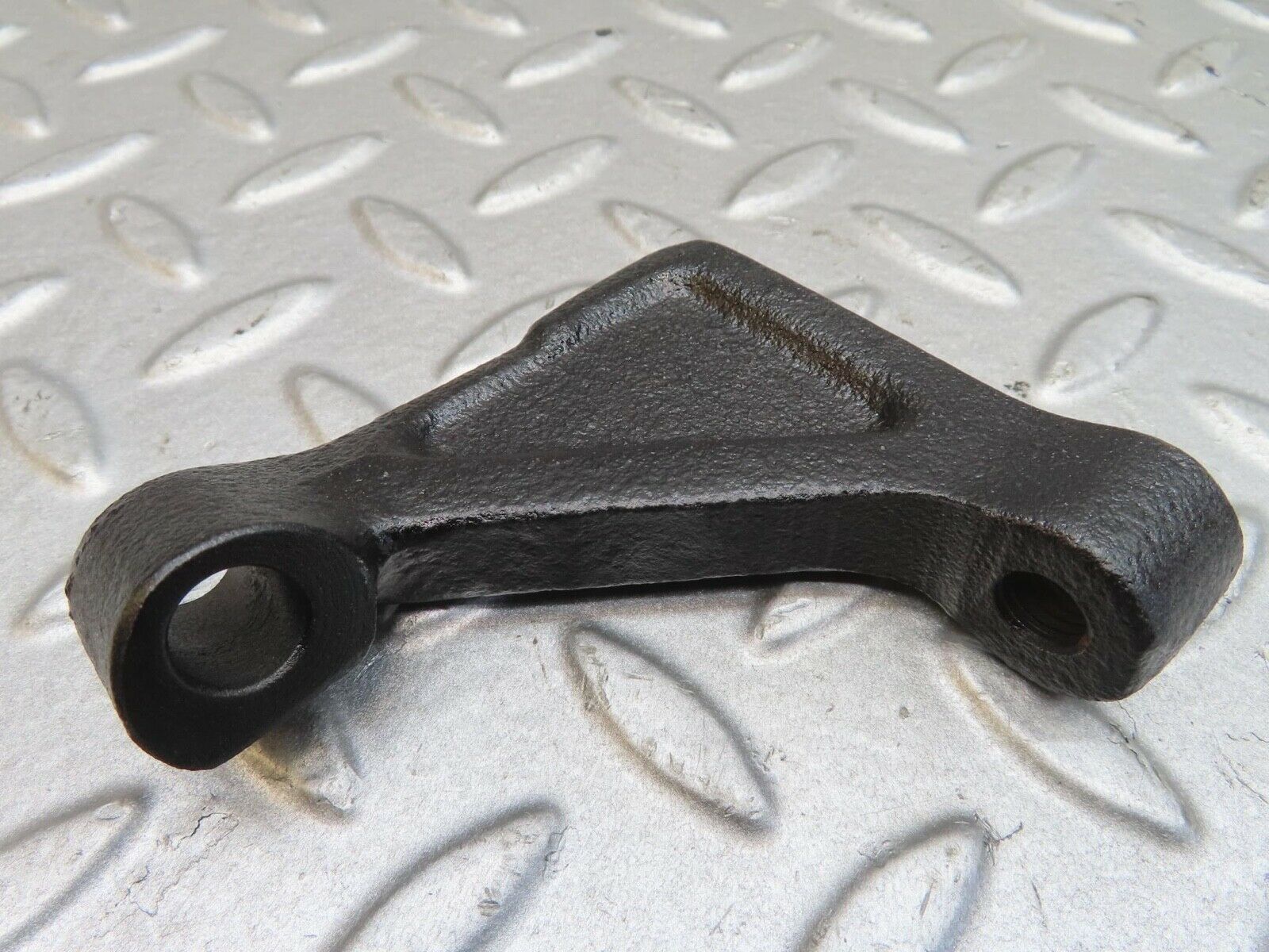 13789 Mercedes-Benz R107 450SL Engine Mount Bracket Pair 1160110895 1160110995