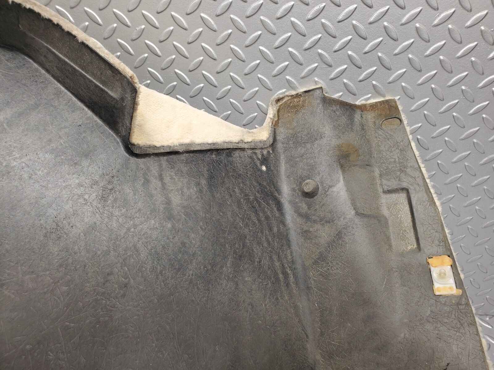 46985 Mercedes-Benz R129 320SL Coupe Rear Right Wall Carpet Beige