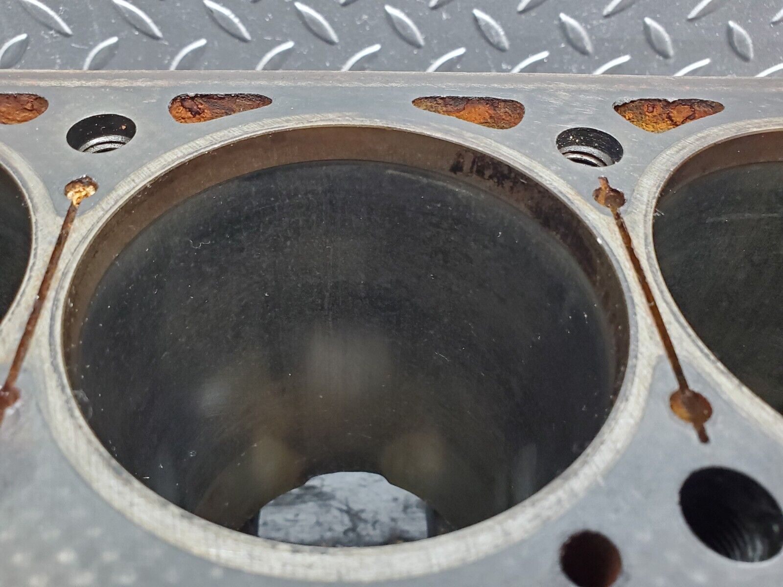 45460 Mercedes-Benz 280E M110.988 Engine Block 1100111101