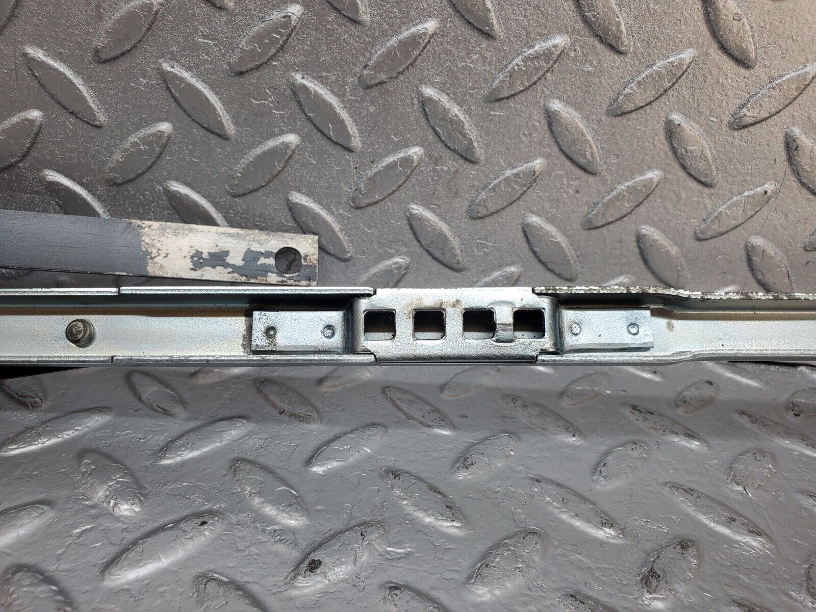 44415 Mercedes-Benz W123 280E Front Left Seat Sliding Adjust Handle