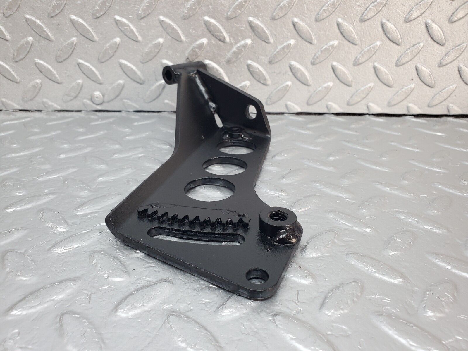 45410 Mercedes-Benz 280E M110.983 Power Steering Pump Bracket