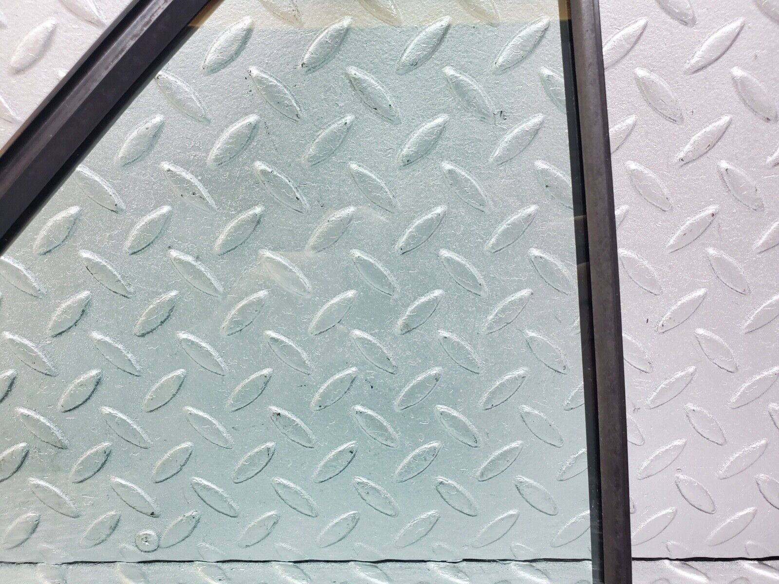 44636 Mercedes-Benz W124 220E Rear Right Quarter Window Glass 1247350624