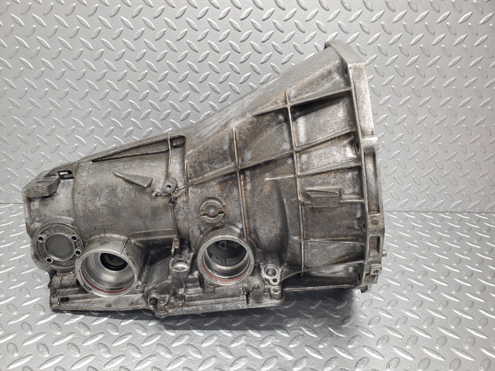 46293 Mercedes-Benz W124 280E Automatic Gearbox Housing 722.433 1242704204 2012710701