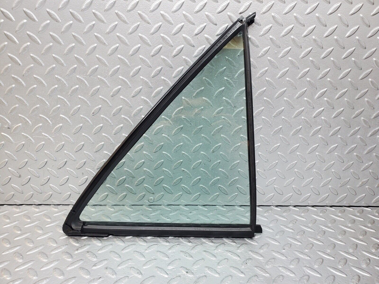 44636 Mercedes-Benz W124 220E Rear Right Quarter Window Glass 1247350624