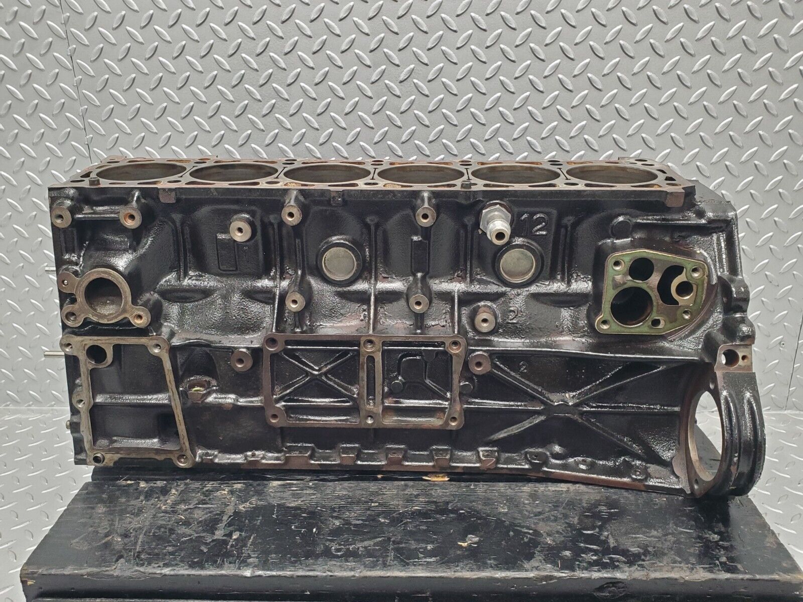 46315 Mercedes-Benz W124 280E Engine Block 104.942 1040111201