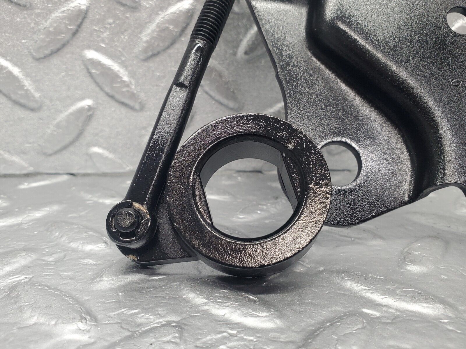 46186 Mercedes-Benz W124 280E Alternator Generator Tensioner