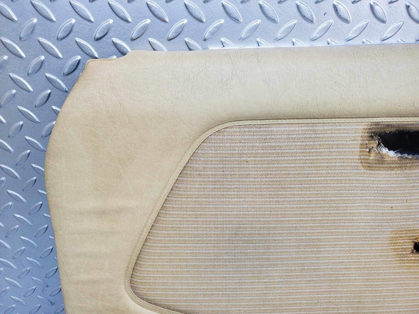 44377 Mercedes-Benz W123 280E Front Right Door Card Beige