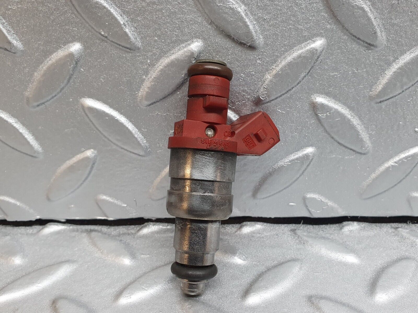 42059 Mercedes-Benz W202 C200 Fuel Injector Siemens 0000788523