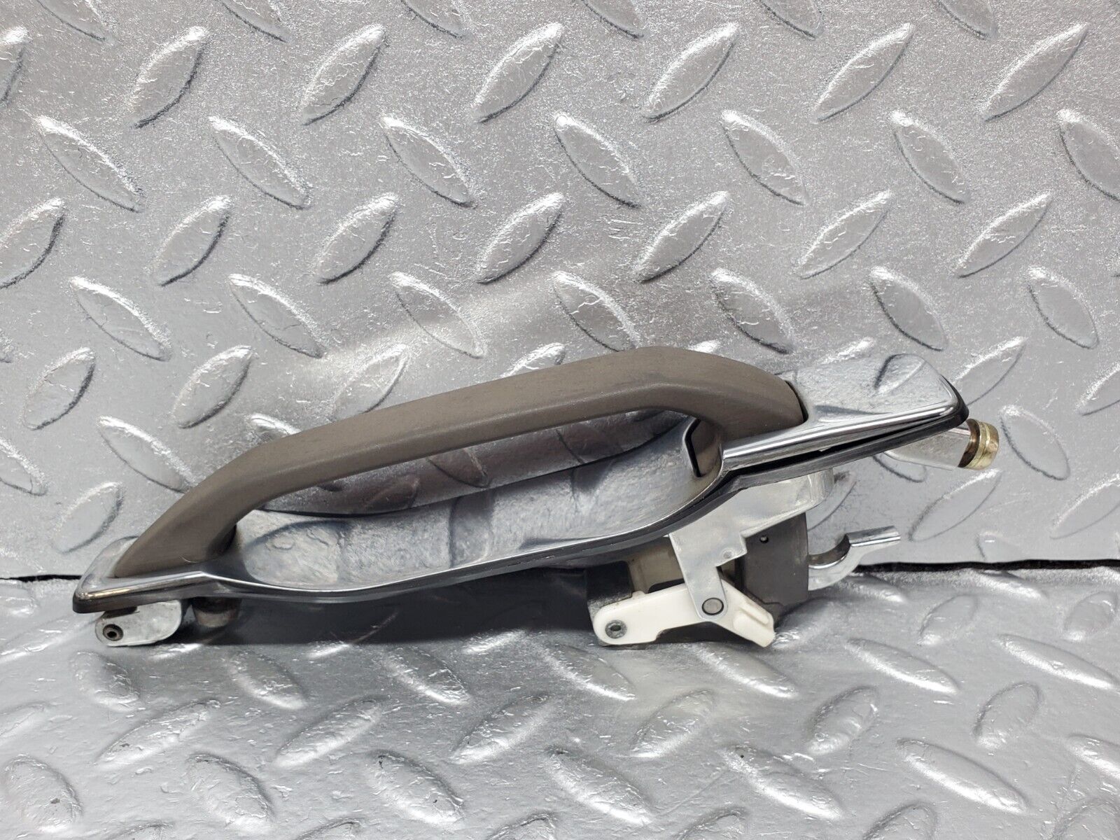 45647 Mercedes-Benz W126 420SE Rear Left Door Exterior Handle 1267600059