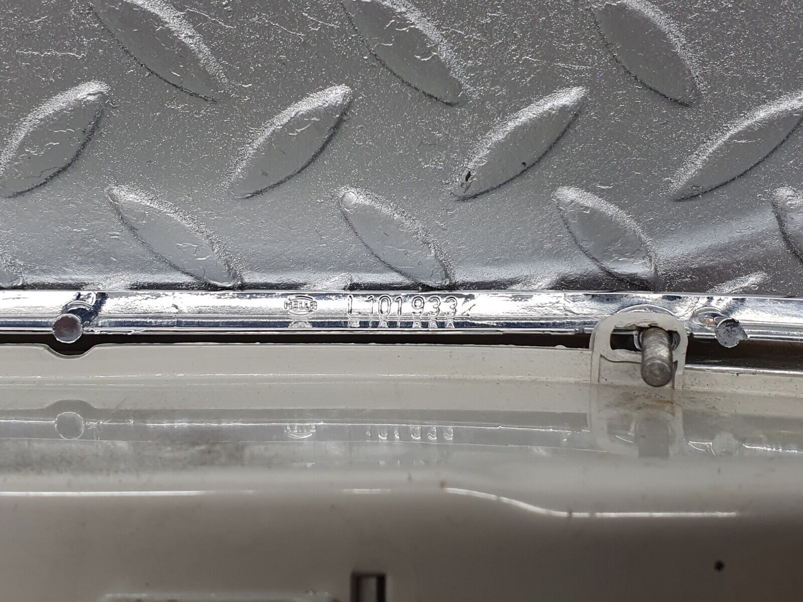 43190 Mercedes-Benz W115 Rear Left Tail Light