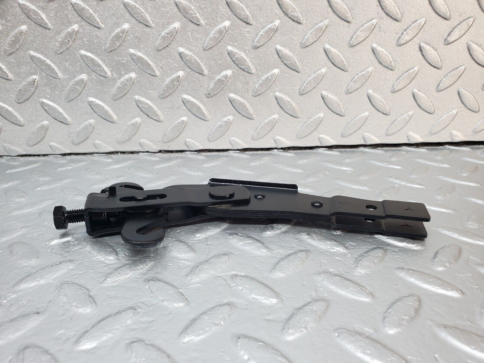 45936 Mercedes-Benz W126 420SE Handbrake Adjusting Handbrake Regulator