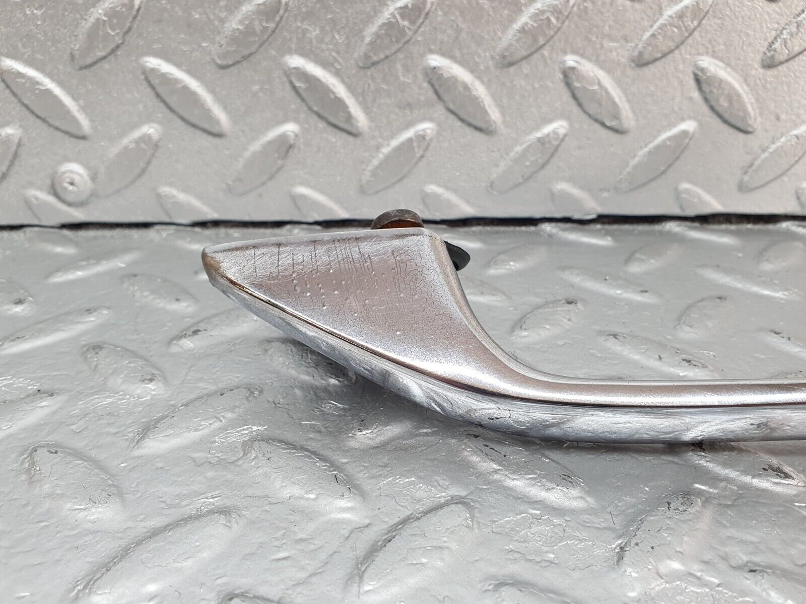 43160 Mercedes-Benz W108 280SE Front Left Door Exterior Handle No Key 1087661301 1087660905 1087661105