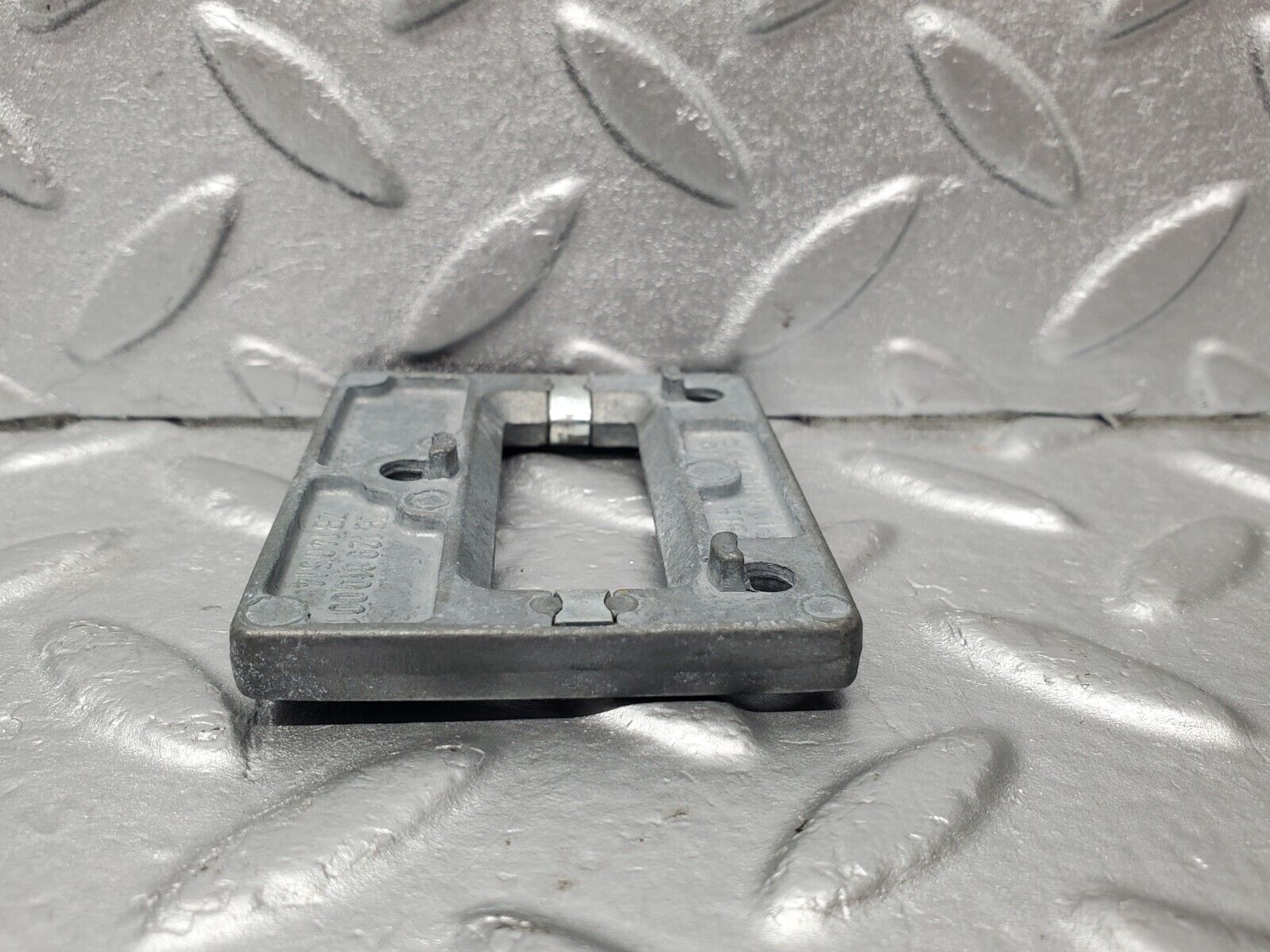 46780 Mercedes-Benz R129 320SL Coupe Rear View Mirror Bracket 1298110111 1298100011