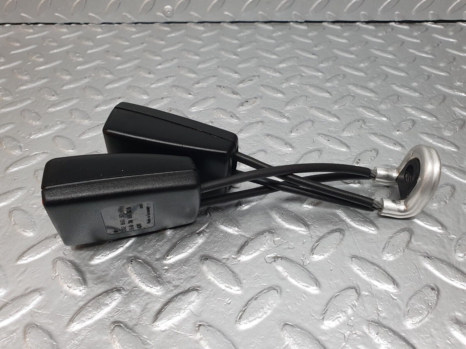 41984 Mercedes-Benz W202 C200 Rear Seat Belt Set With Buckles 2028600586 2028609269