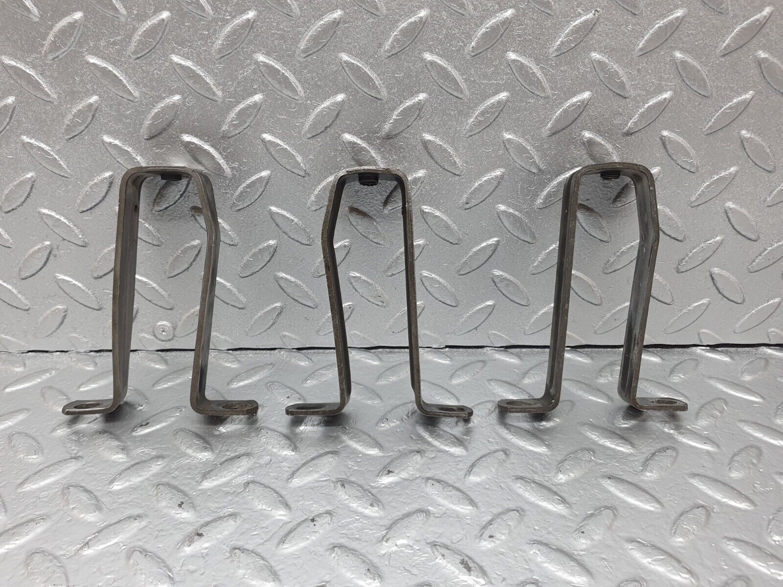 43379 Mercedes-Benz W108 280SE Camshaft Oil Tube Holder Set