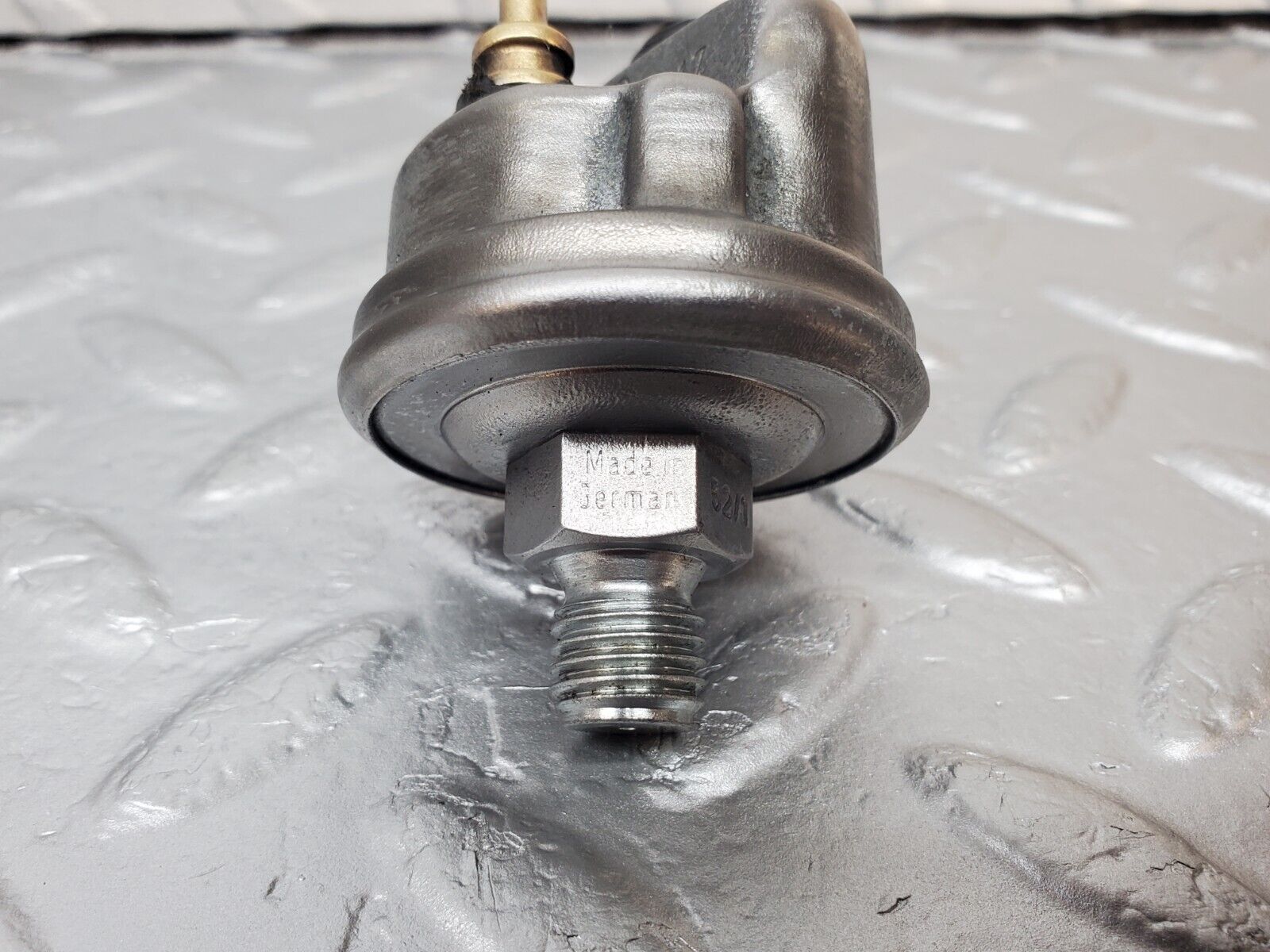 45941 Mercedes-Benz W126 420SE Oil Pressure Sensor VDO 0065429417