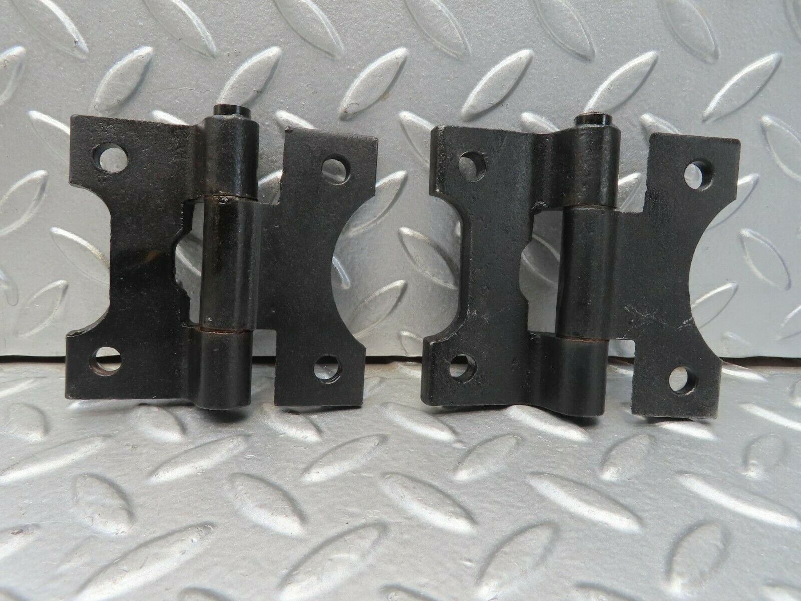 15577 Mercedes-Benz R107 450SL Left Door Hinges Right Pair