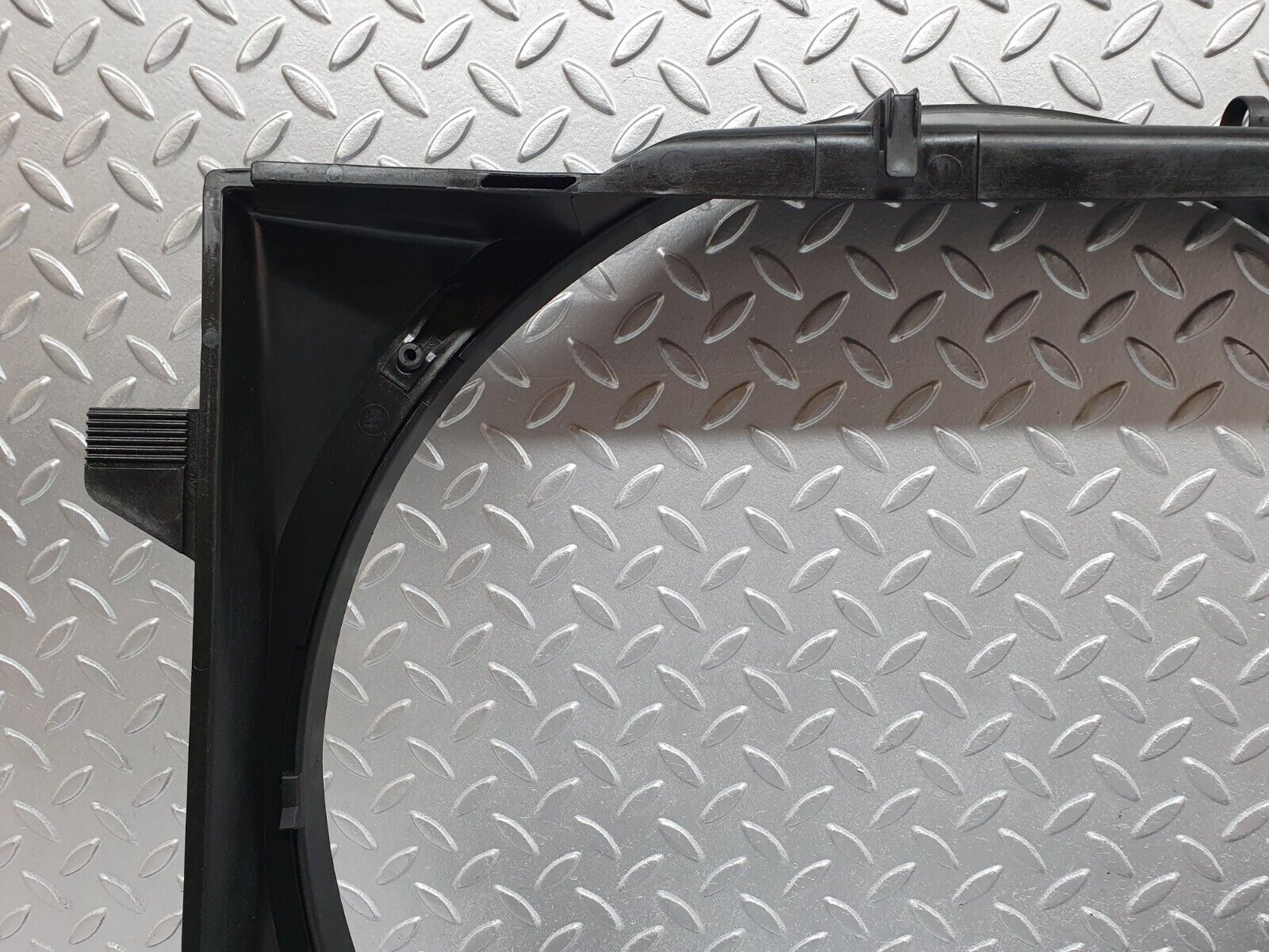 42181 Mercedes-Benz R129 320SL Radiator Fan Shroud Cover 129505115 1295050155