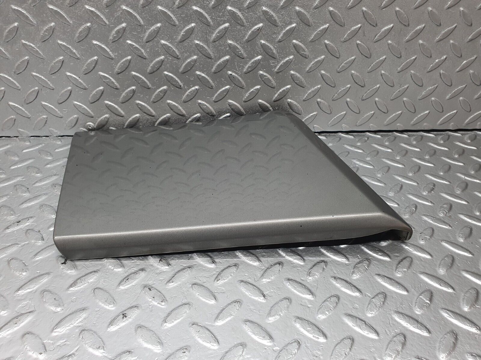 42732 Mercedes-Benz W201 190 2.0L Front Left Fender Wing Moulding Trim 2016905340