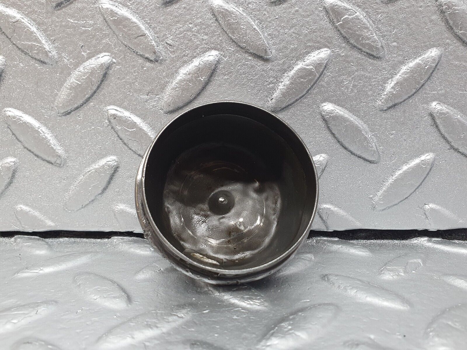 43238 Mercedes-Benz W108 280SE Wheel Hub Locking Cap