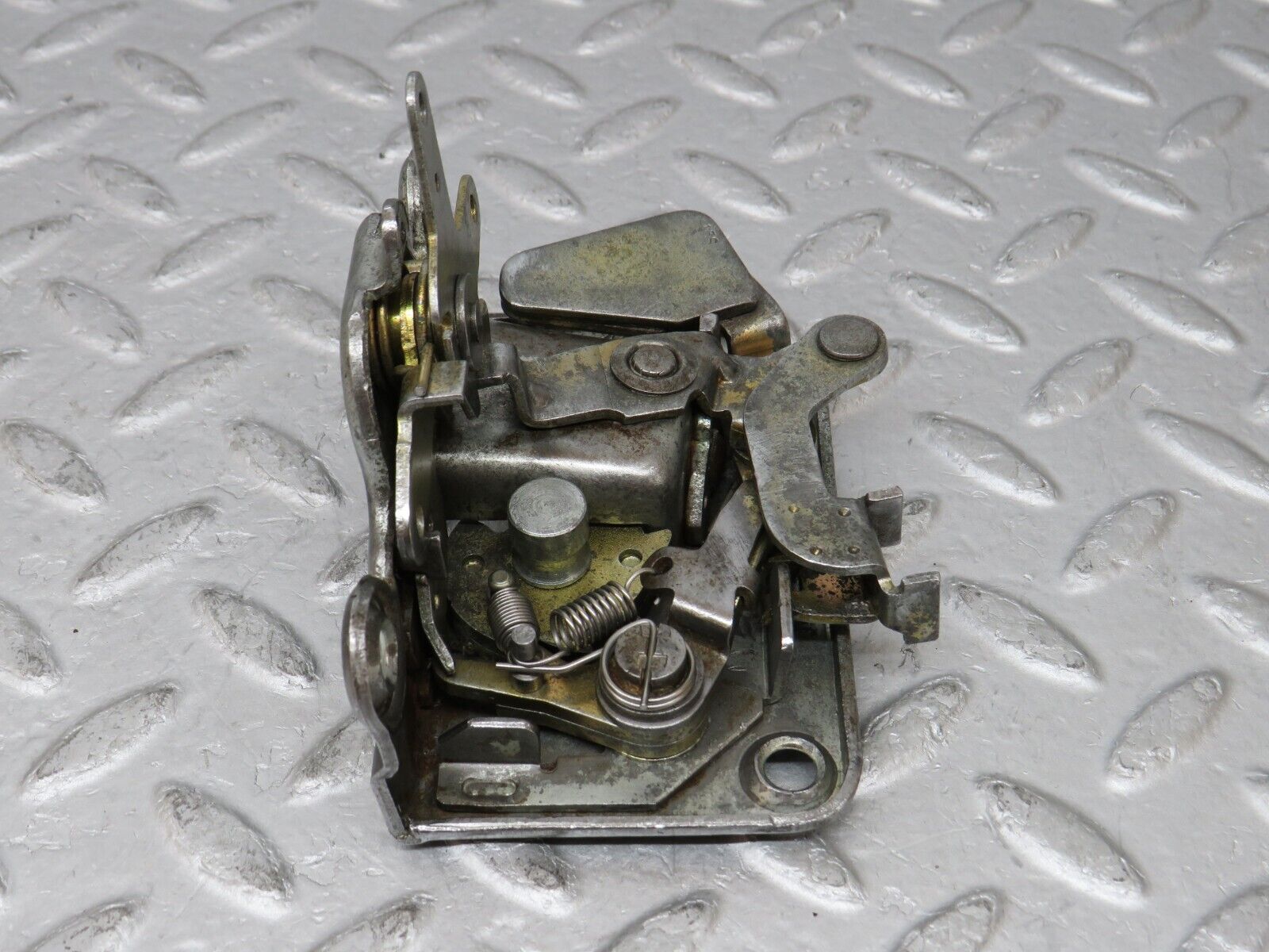 35736 Mercedes-Benz W108 Front Left Door Lock Mechanism