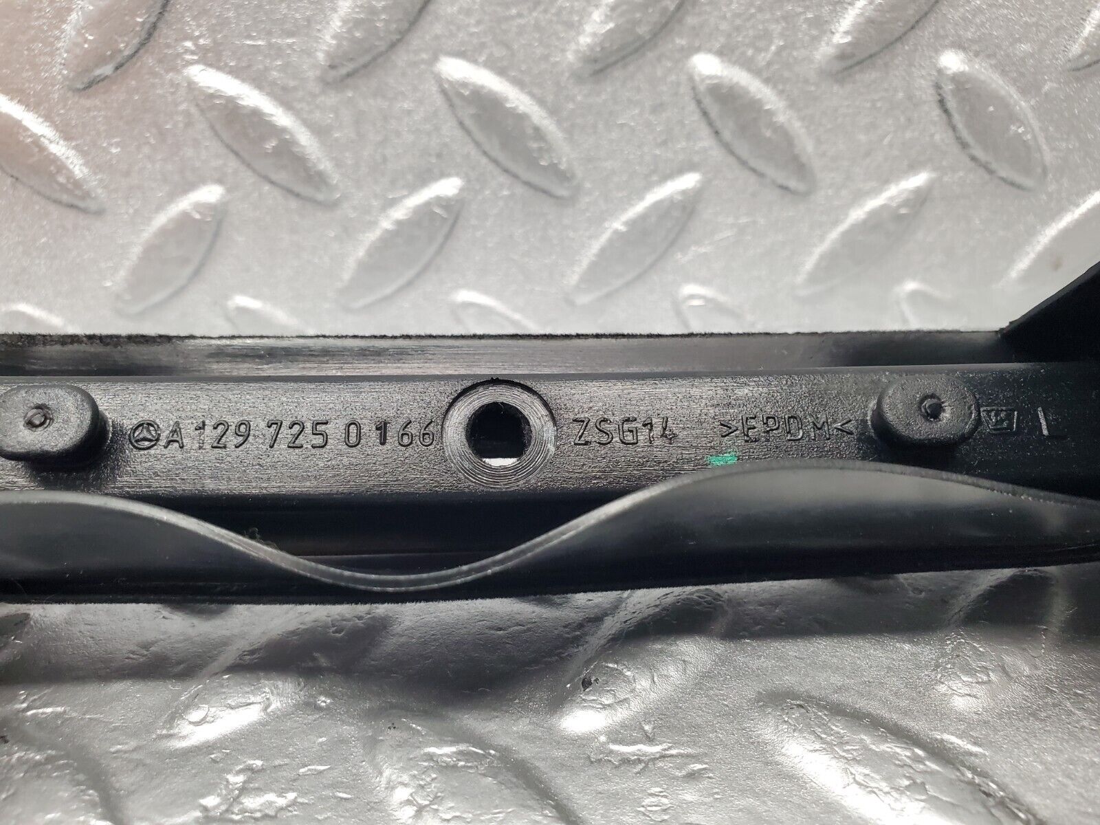 46960 Mercedes-Benz R129 320SL Coupe Left Door Wing Mirror Rubber 1297250166