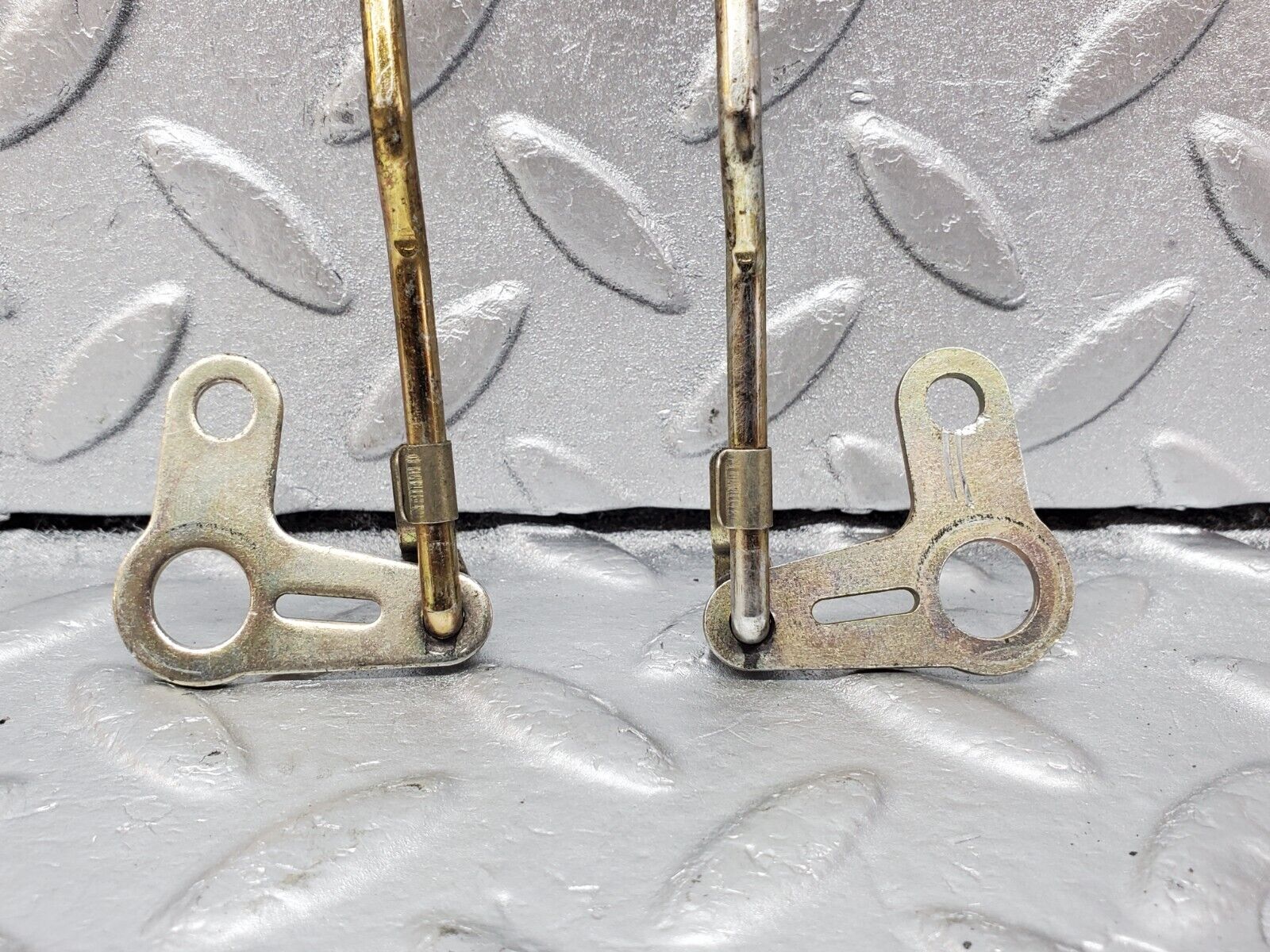 45733 Mercedes-Benz W126 420SE Rear Door Lock Knob Pair