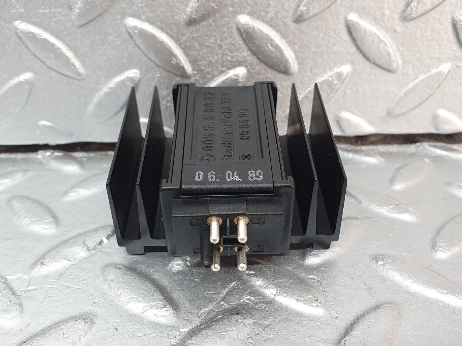 41900 Mercedes-Benz W202 C200 ECU Relay 0055459832