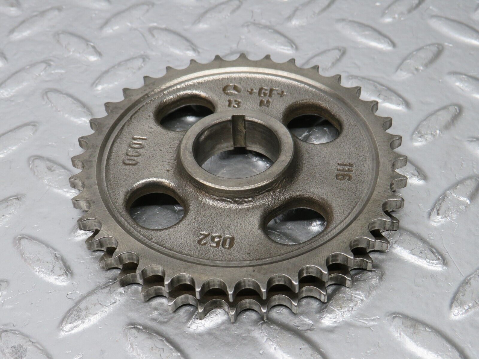 32949 Mercedes-Benz C107 R107 450 V8 Camshaft Timing Gear 1160520601