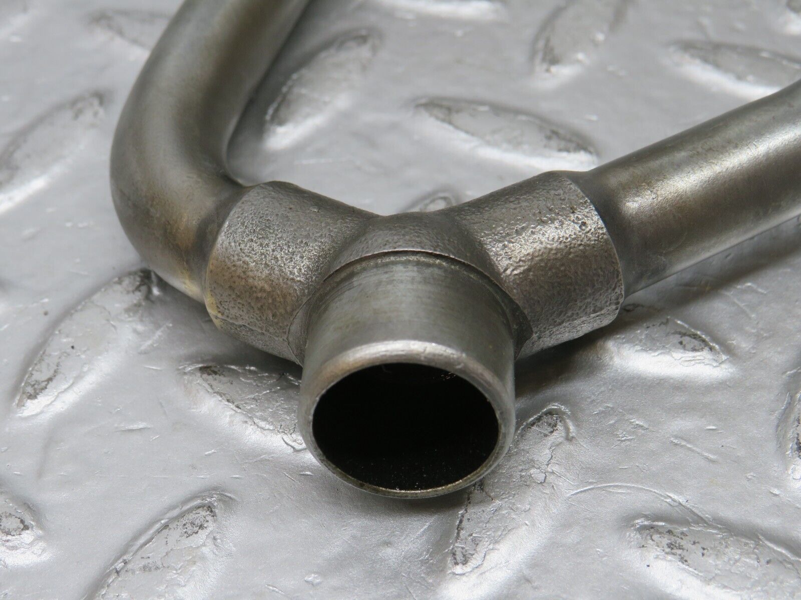 32833 Mercedes-Benz C107 R107 350 V8 Air Intake Manifold Hose