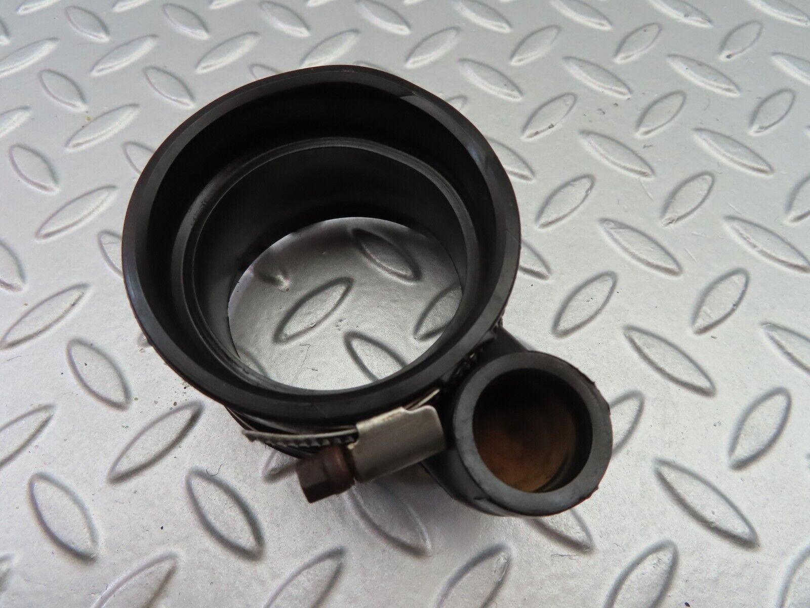 6804 Mercedes-Benz S124 E220 Wagon Air Intake Hose 1111410082