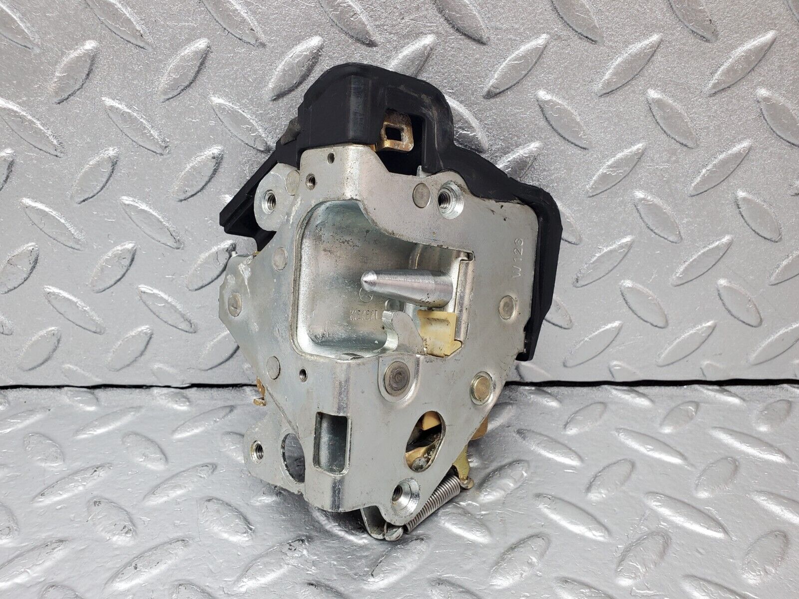 45622 Mercedes-Benz W126 420SE Rear Right Door Lock Mechanism 1237230208