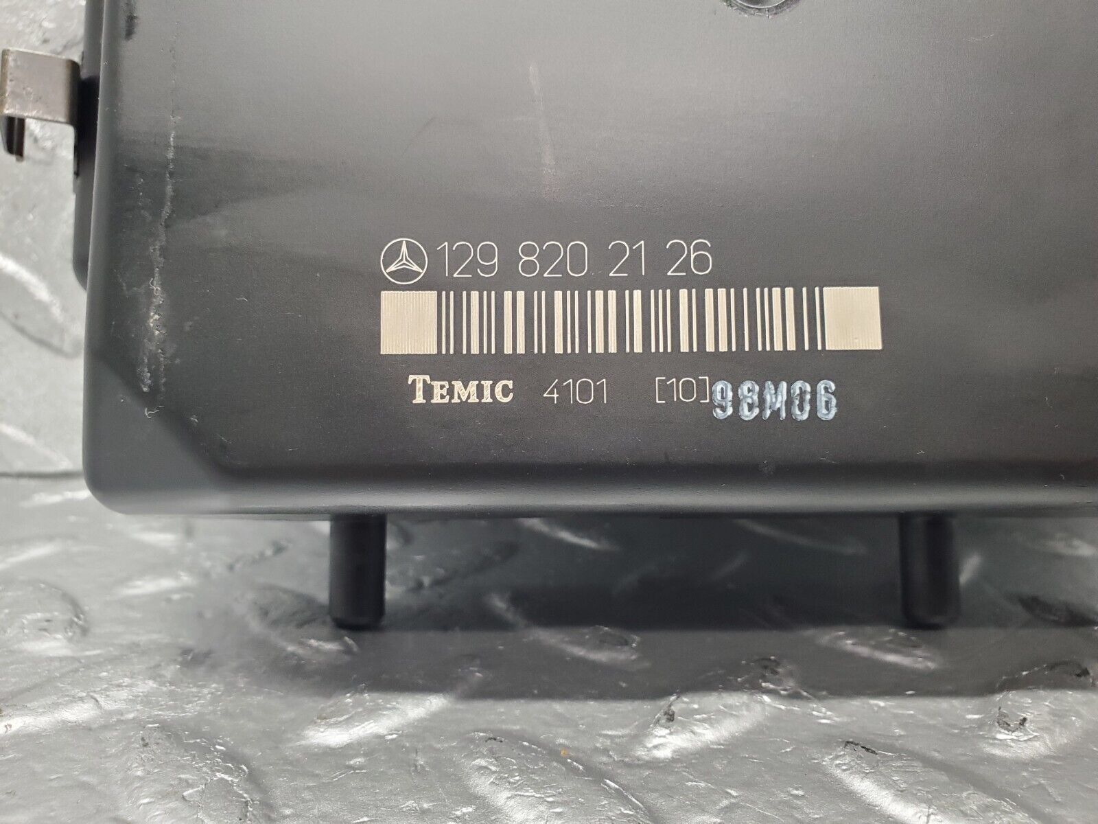 46796 Mercedes-Benz R129 320SL Coupe Seat Control Unit 1298202126