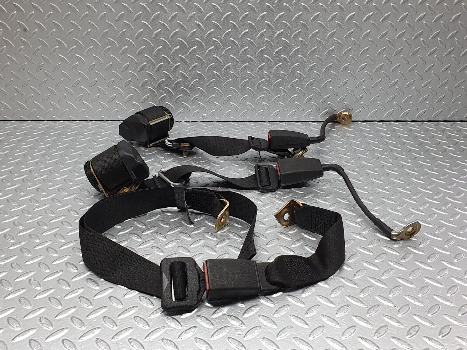 41694 Mercedes-Benz W124 200E Rear Seat Belt Set With Buckles 1248601185 1248601169 1248600585 1248600585