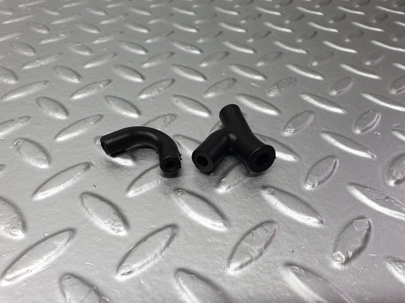 41731 Mercedes-Benz W124 200E Vacuum Pipe Set For Carburettor 1170780145