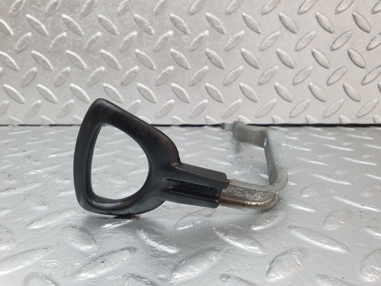 44042 Mercedes-Benz C123 230CE Coupe Front Right Seat Side Height Adjust Handle