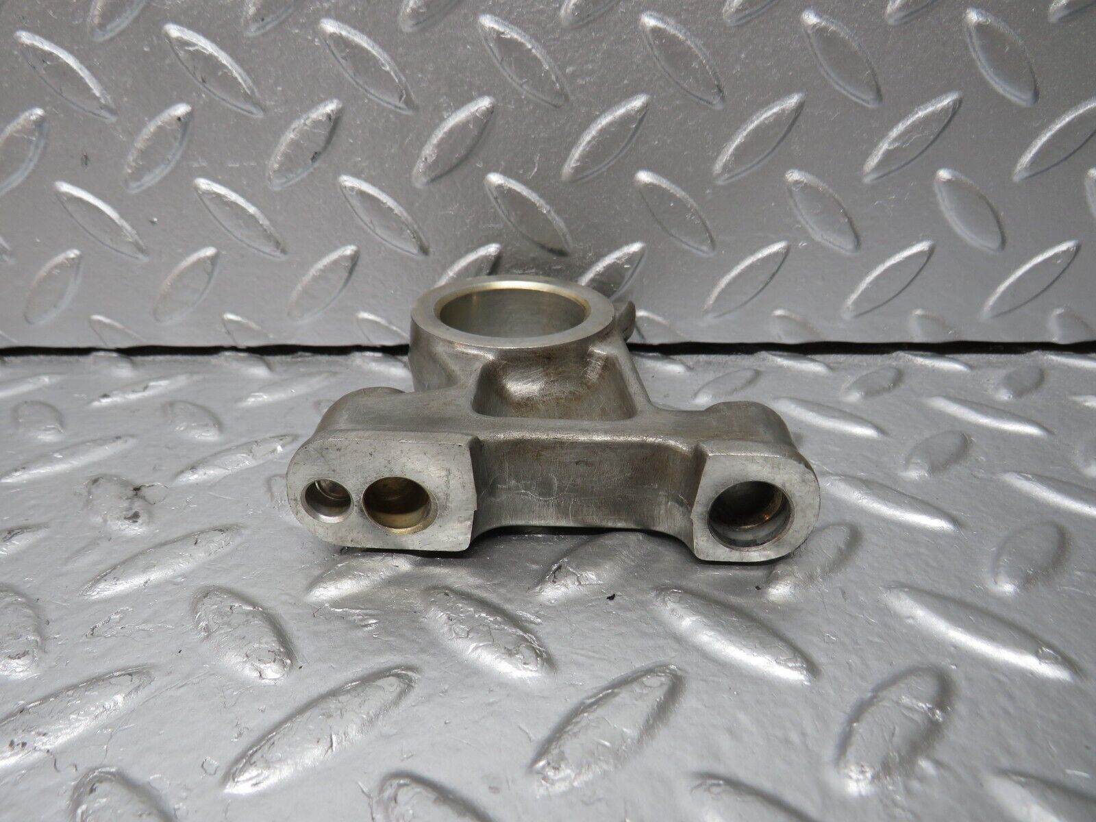 33088 Mercedes-Benz C107 R107 350 V8 Camshaft Tower Bearing 1160511810