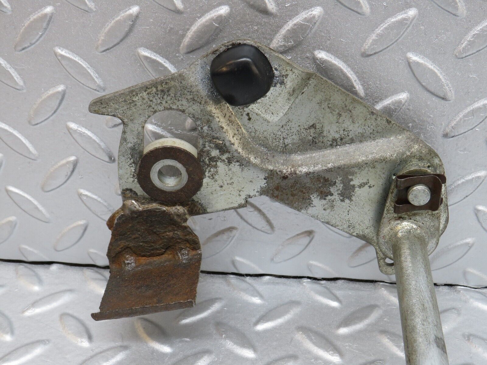 35590 Mercedes-Benz R107 280SL Front Left Seat Sliding Adjust Handle